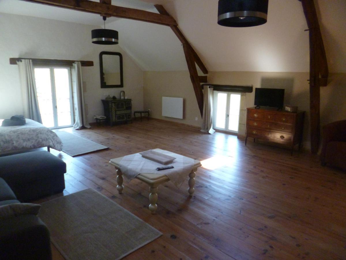 Oulches Le Moulin De Cors Bed & Breakfast エクステリア 写真