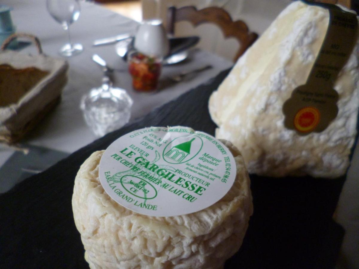 Oulches Le Moulin De Cors Bed & Breakfast エクステリア 写真