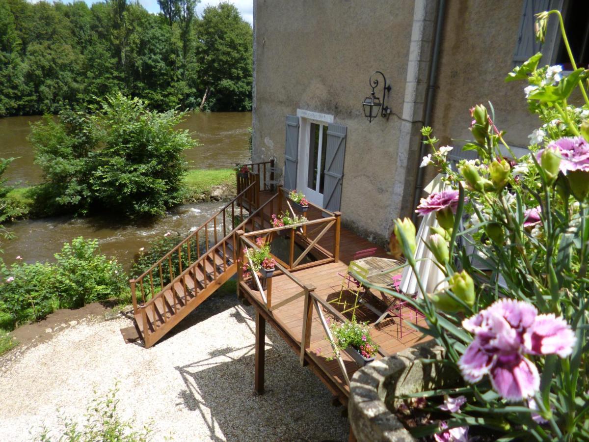 Oulches Le Moulin De Cors Bed & Breakfast エクステリア 写真